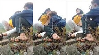 Abg Viral Hijab Hitam di Puncak Gunung Bareng Ayang