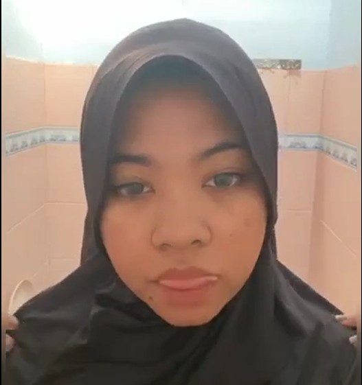 Bunda Hijab Style Tudung Hitam Menghibur Diri Sendiri