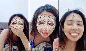 Dellian Abg Berbaju Biru Tebar Pesona Karena Gerah